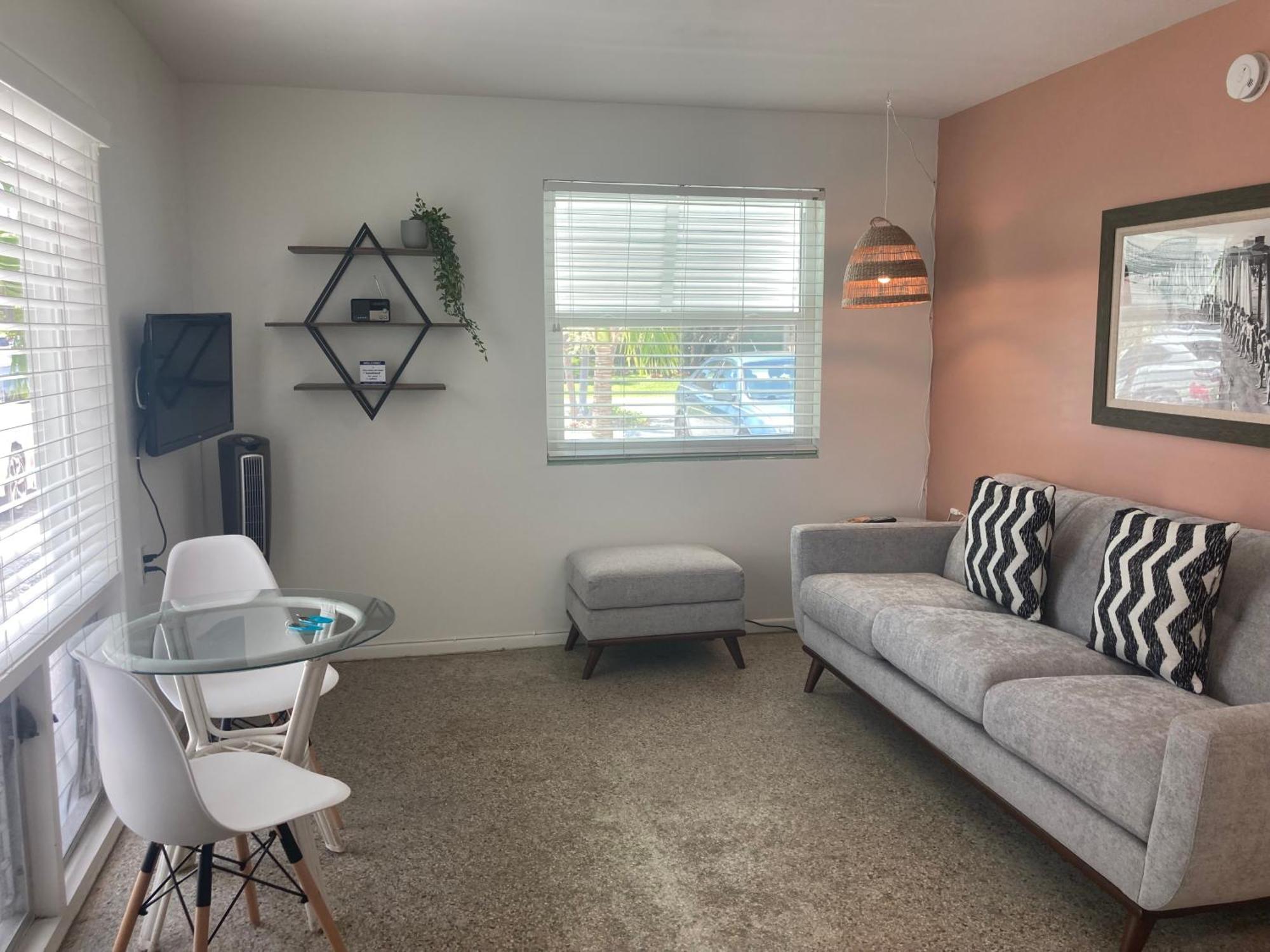 ורו ביץ' Seaspray Surf Lodge מראה חיצוני תמונה